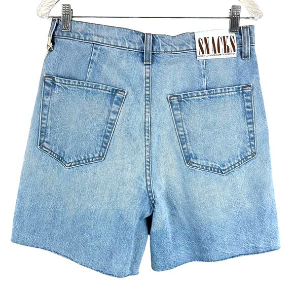 Mother Snacks NWT Double Pleated Fun Dip Short Fray Denim Shorts Size 27 Blue - Picture 3 of 12